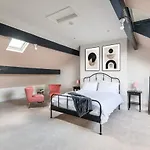 Casa de Férias Stunning House By Yorksha *