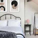 Stunning House By Yorksha Casa de Férias