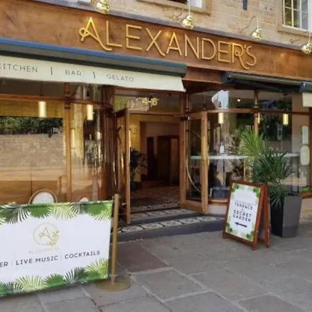 בית נופש Stunning House By Yorksha