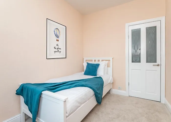 Stunning House By Yorksha * סקיפטון