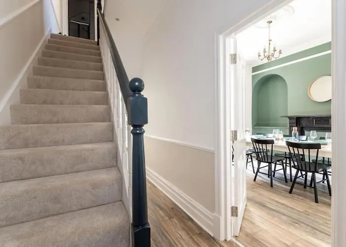 בית נופש Stunning House By Yorksha